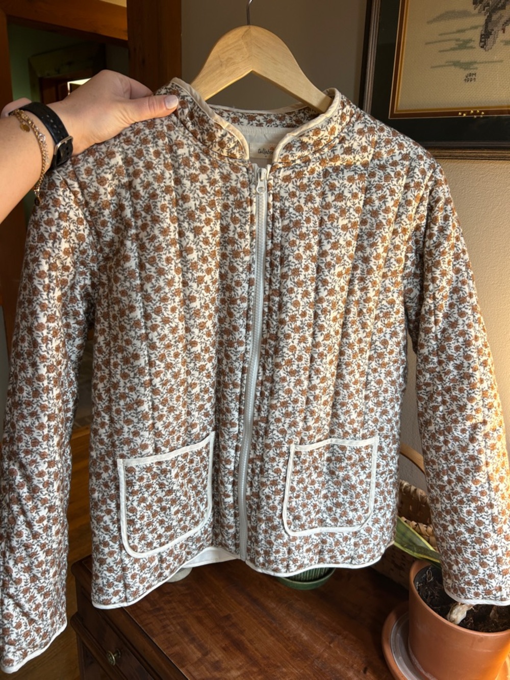 Quilted Floral Zip Front Jacket in Cream & Brown